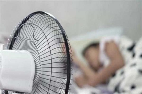 مخاطر النوم في المروحة